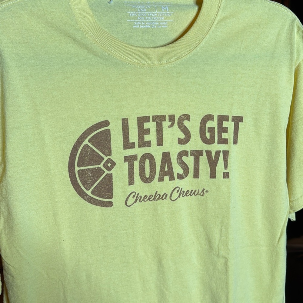 Cheeba Chews Let’s Get Toasty Yellow Graphic Tee Unisex Size Medium Rare - Picture 3 of 5